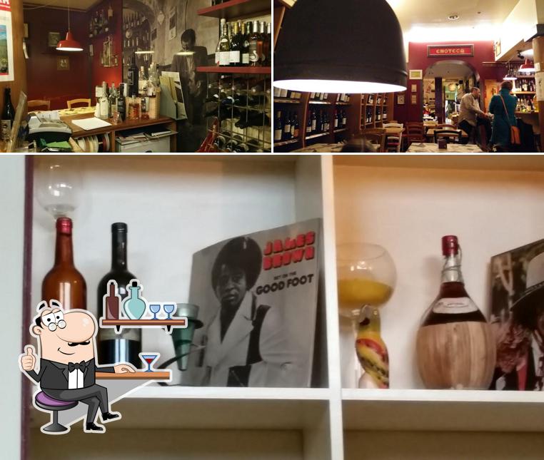 Siediti a un tavolo di L'Osteria Di Corrado