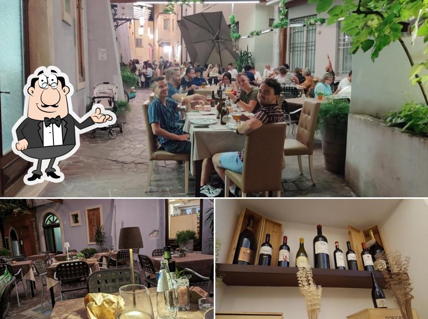 Siediti a un tavolo di Ristorante e Pizza Antico Pozzo