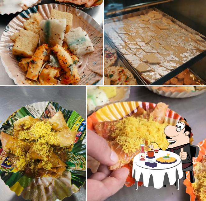 Cheese plate at SURENDRANAGARNA PRAKHYAT SAMOSA