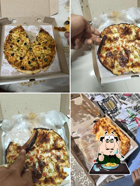 Meals at Den’s Pizza