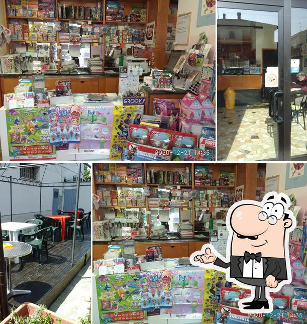 Dai un'occhiata agli interni di Petit Bar