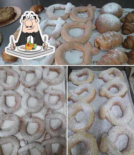 Platti al Pasticceria Makke' Zeppola