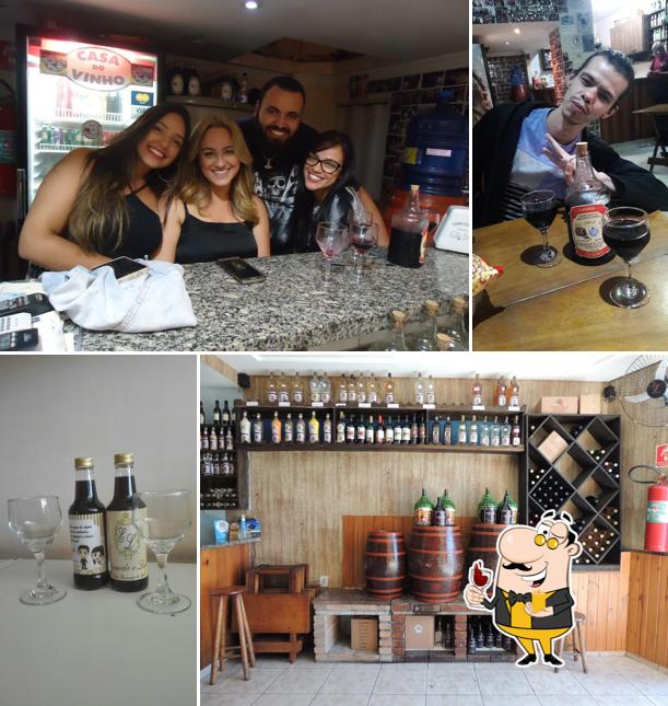 Saboreie uma taça de vinho no Guedes Vinho e Cia / Casa do Vinho Guedes