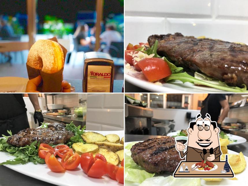 Cyhoco Casalnuovo serve pasti a base di carne