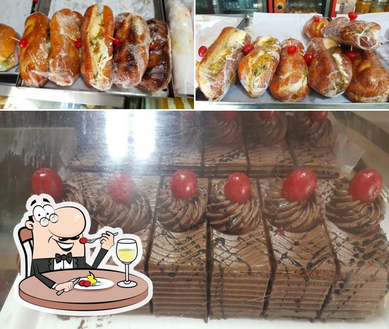 Meals at Ammus Cake Palace