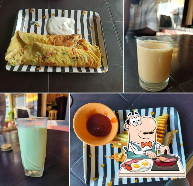 Omelette at Athu's Coffe Cups