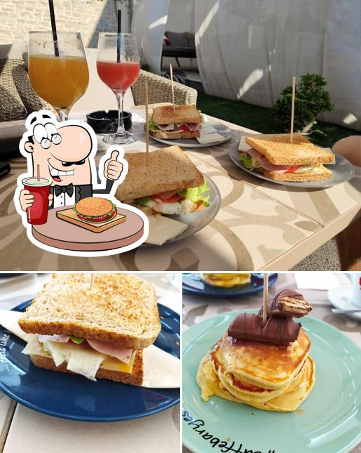 Prova un hamburger a Caffe bar YES