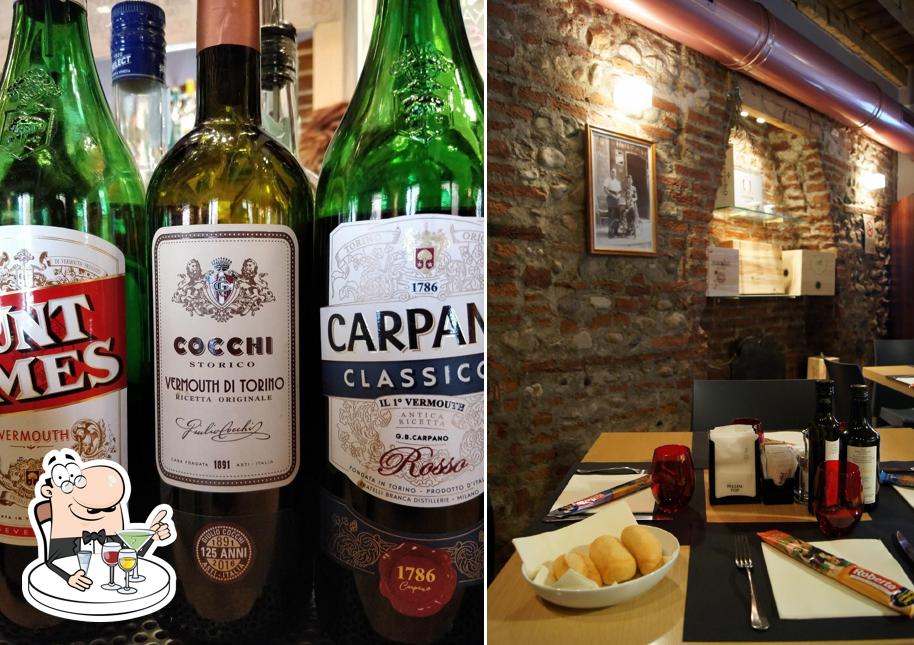 Ordina una bevanda alcolica dal menu