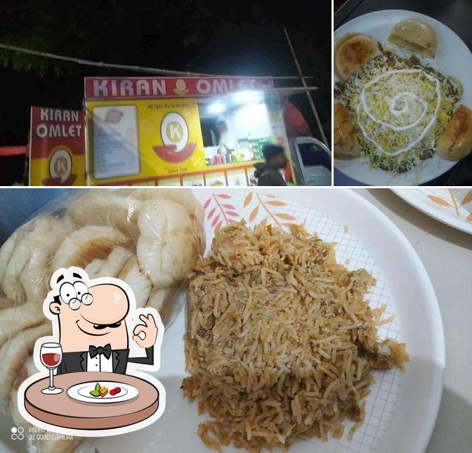 Food at Kiran Omlet Center