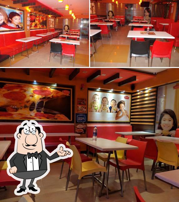 Check out how NYPFC - New York Pizza & Fried Chickens looks inside