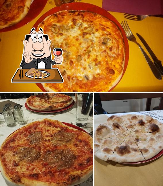 Ordina tra le svariate varianti di pizza