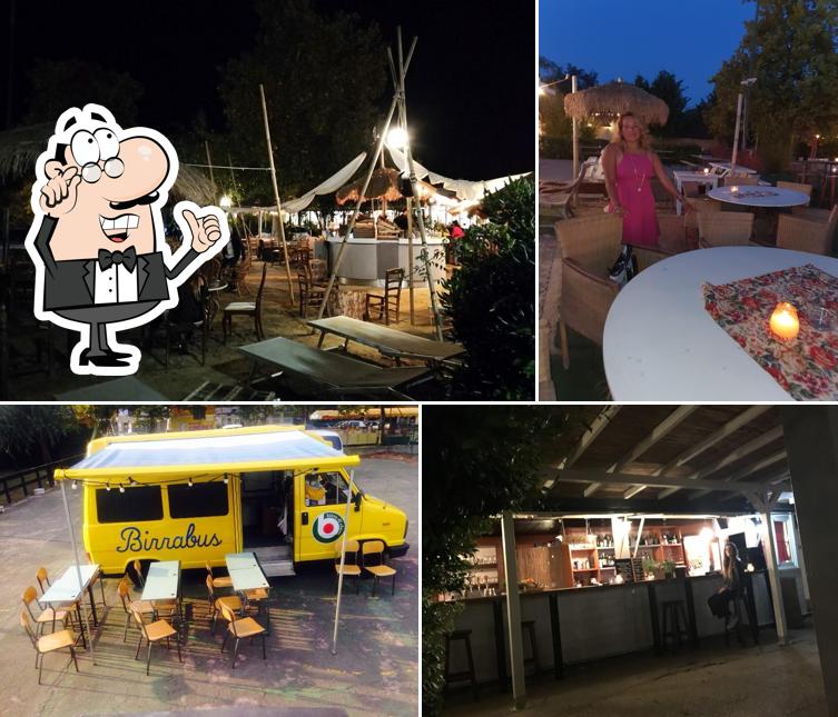 Gli interni di Taverna Bukowski