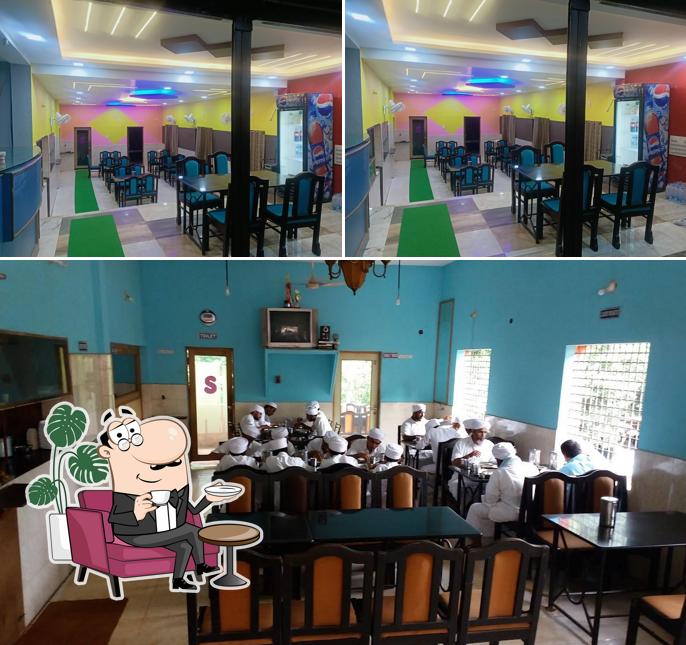 The interior of HOTEL HIGH WAY
