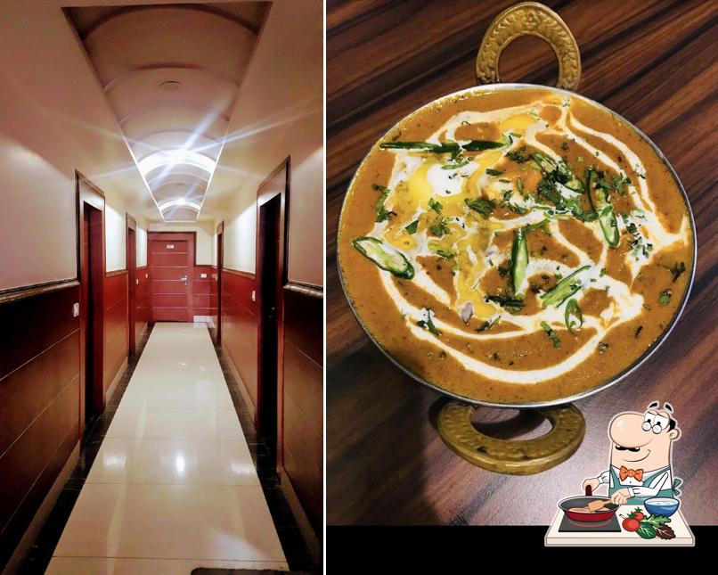 Chicken curry at Hotel Kings Resto and Party Hall