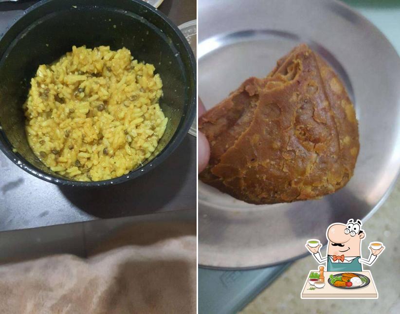 Meals at Samosazz cafe