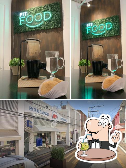 Dê uma olhada a foto mostrando bebida e exterior no Fitfood - Espaço Herbalife Itu