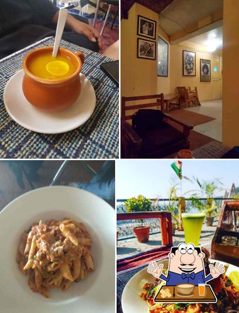 Food at Beatles Cafe (cafe delmar)