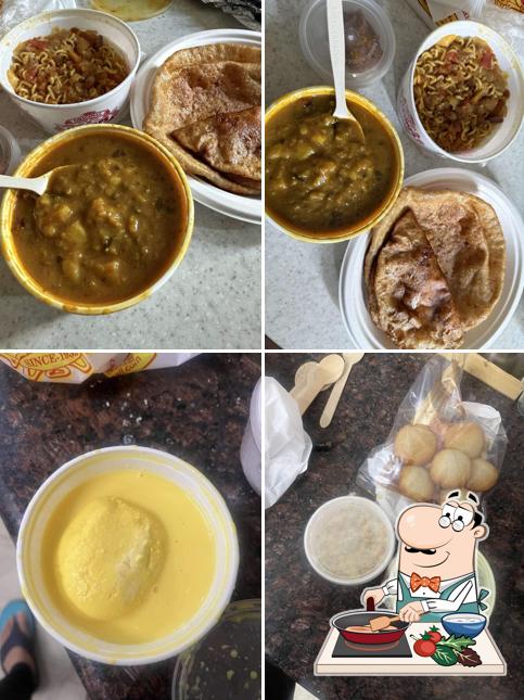 Chicken curry at Nathu's Sweets