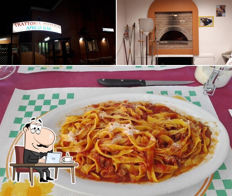 La interni e cibo del ristorante