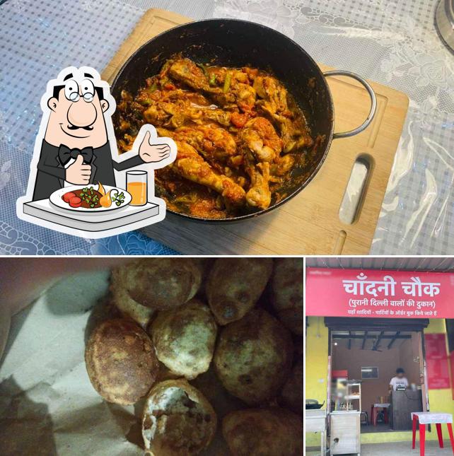The photo of food and interior at Chandni Chowk