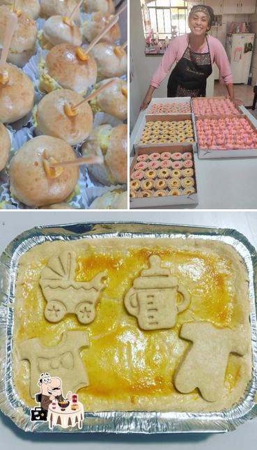Comida em Kitutes na Mesa Salgados Doces Encomendas