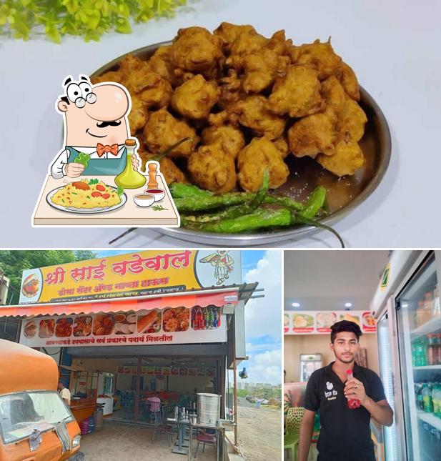 Among various things one can find food and interior at Shri Sai Vadewale