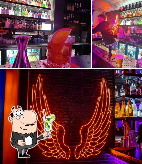 Goditi qualcosa da bere a Lux - cocktail bar