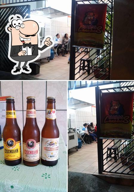 O Nabas Lanches se destaca pelo interior e cerveja