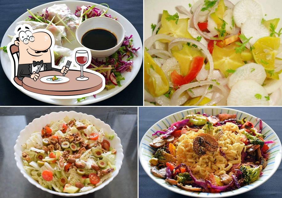 Food at Baba Hoshiarpuri Chat Bhandar