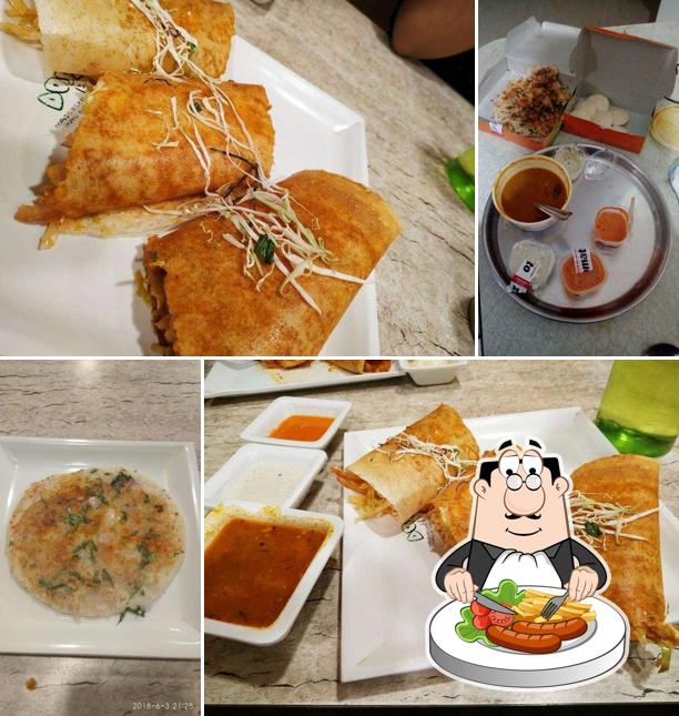 Food at Dosa Plaza