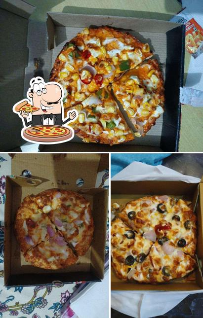 Pick pizza at Mr Pizza Wala