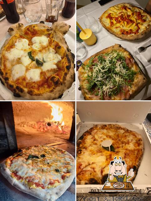 Scegli una pizza a Ristorante Pizzeria Ninuccio Meta