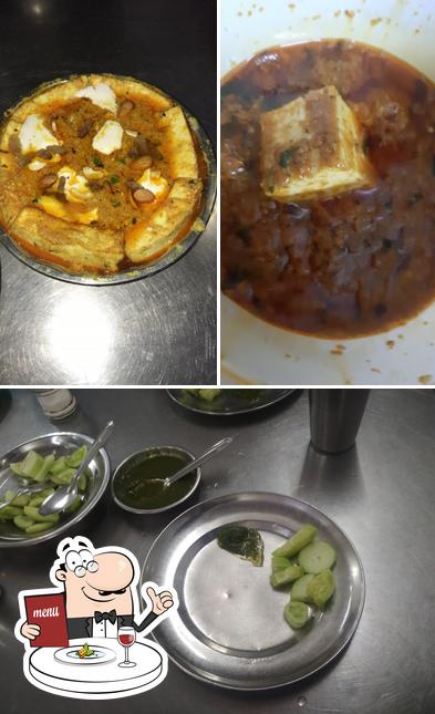 Food at Shiv Vaishno Bhojnalya