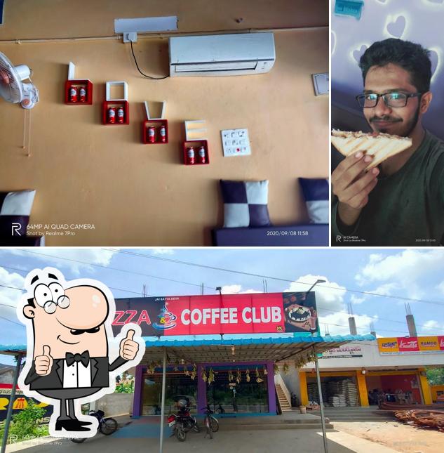 Look at the photo of Pizza & Coffee club