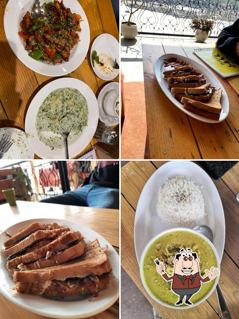 Food at Beatles Cafe (cafe delmar)