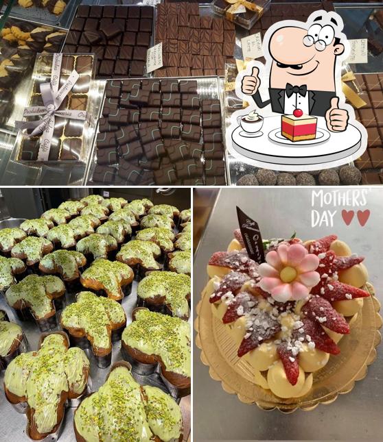 Caffè Pasticceria Orchidea offre un'ampia varietà di dolci