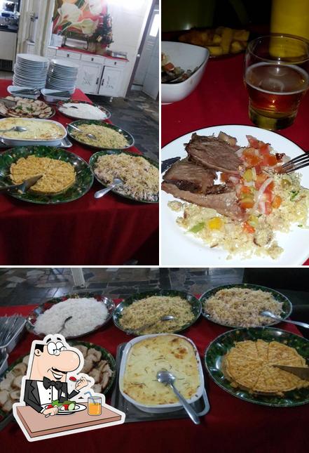 A imagem da comida e cerveja a Bar Do Bila