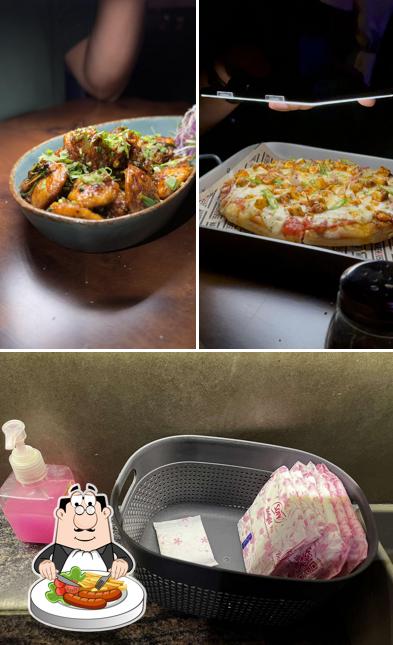 Meals at WAREHOUSE.81