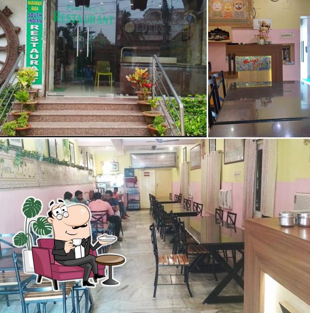 The interior of Harry's Cafe