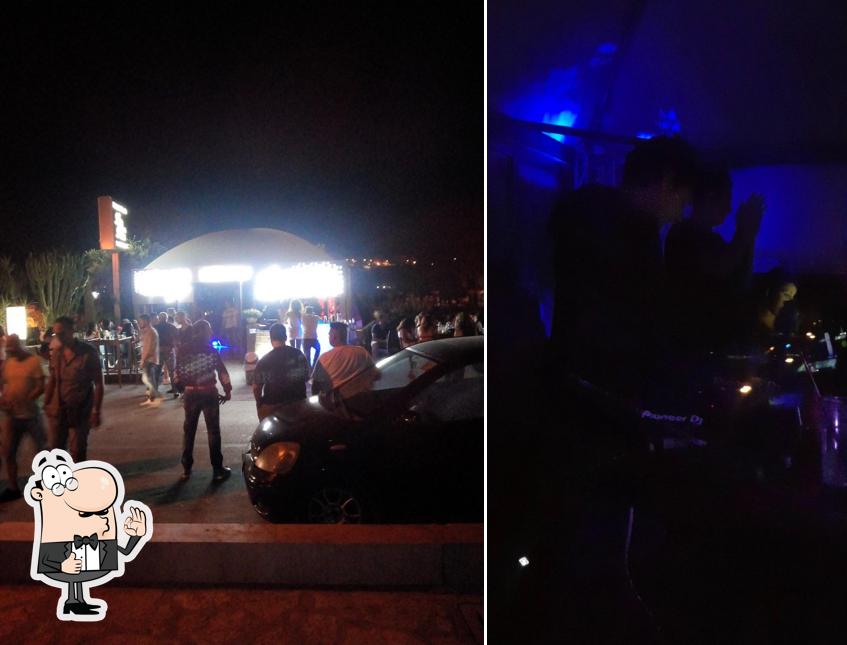 Guarda la foto di Roxy Bar