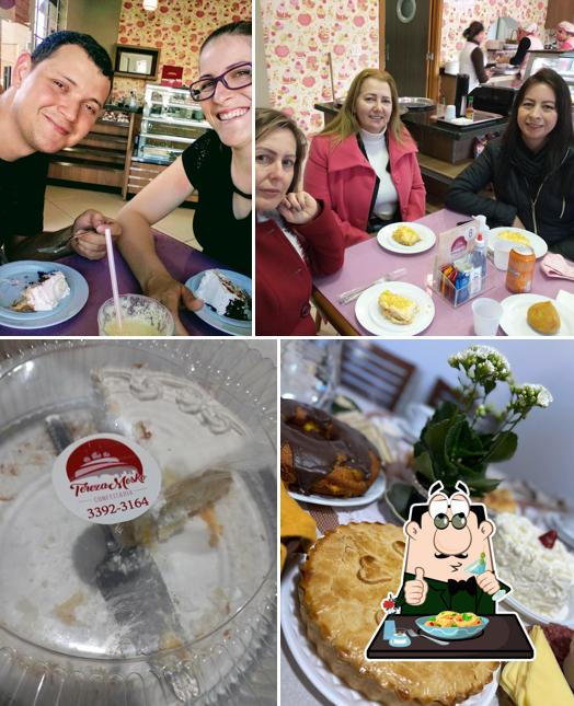 Comida em Confeitaria Tereza Mosko