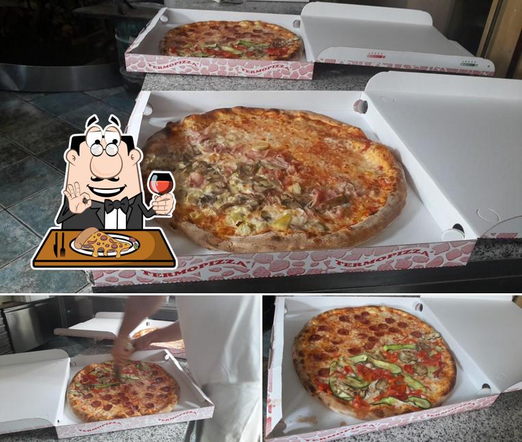 Ordina una pizza a Pizzeria La Favola