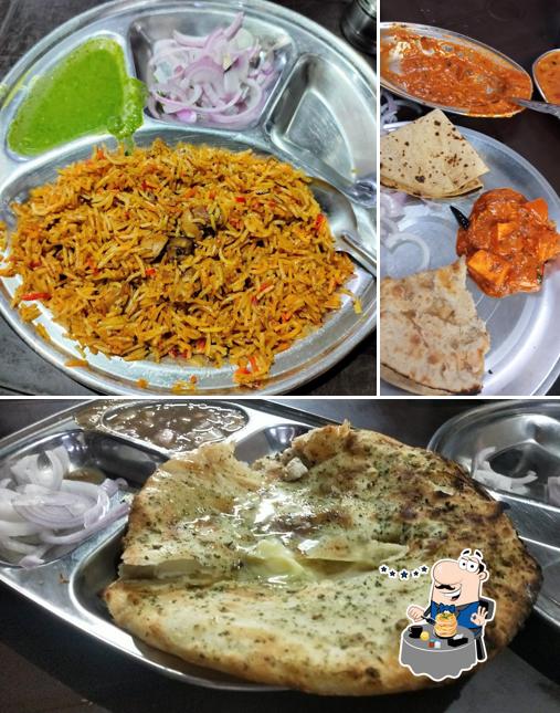 Food at Amritsari Kulcha Point