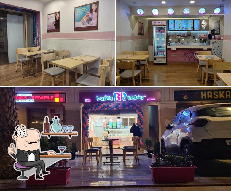 The image of Baskin Robbins’s interior and exterior