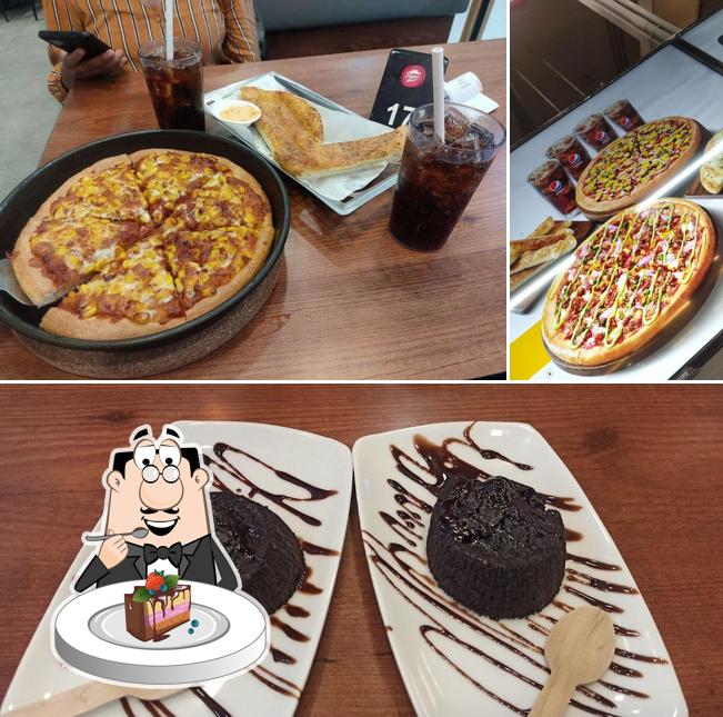 Chocolate cake at Pizza Hut Jivan Vihar, Raipur