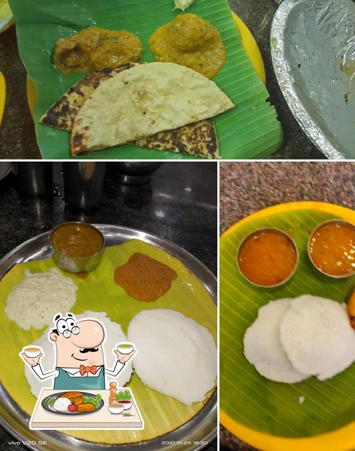 Idli at HOTEL ANANDHA BHAVAN