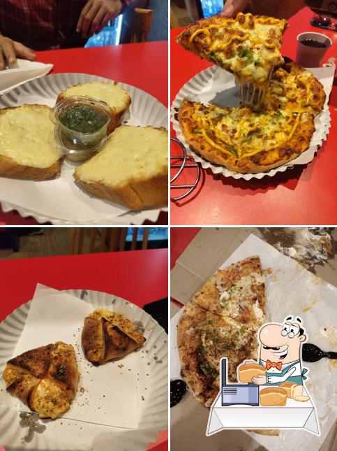 Garlic bread at Woklee Pizza