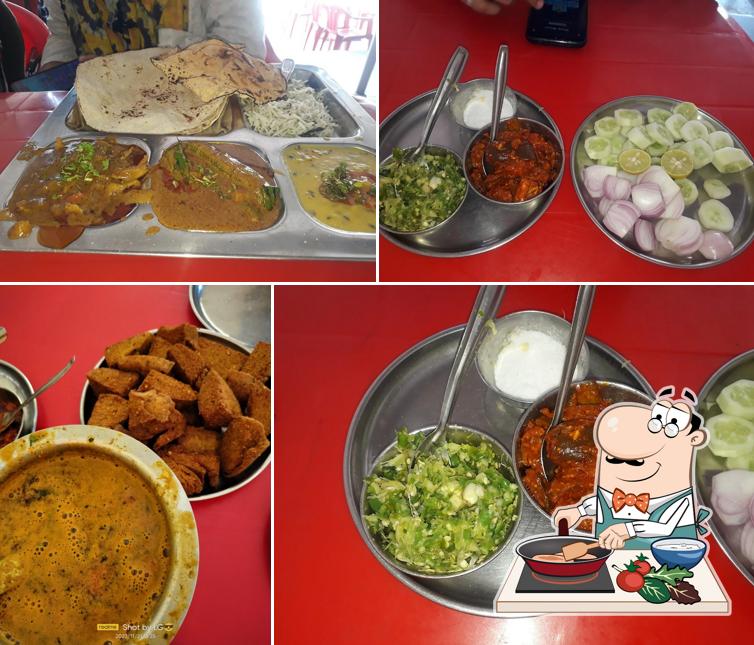 Chicken curry at Hotel Satyam
