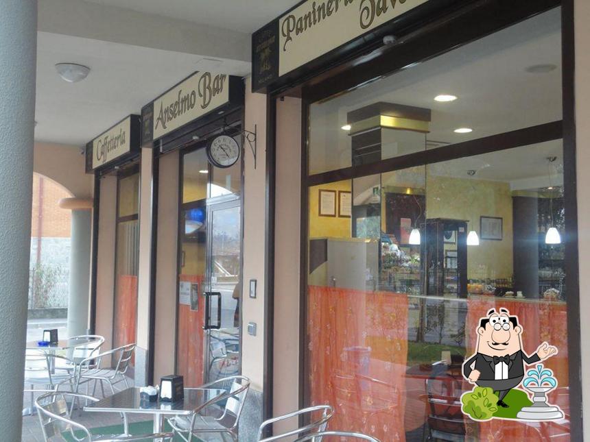Gli esterni di Anselmo Bar - rivenditore Elfbar Lost Mary