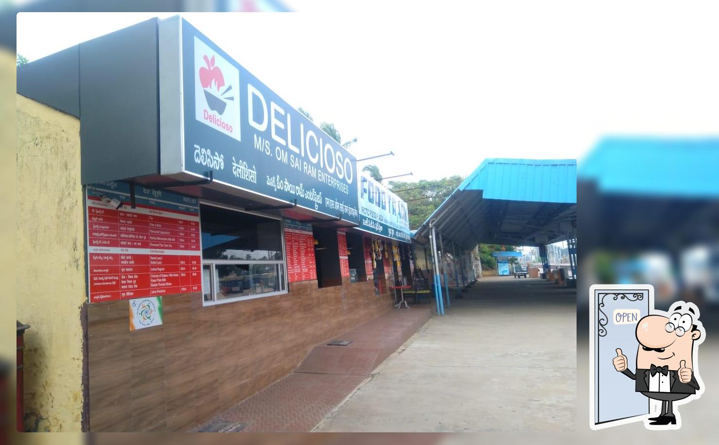 Delicioso Food Track Platform 1 samalkot Railway Station